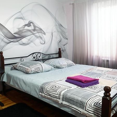 2 Rooms Semi-Luxury Apt On 39-H Nezalezhnoi Ukrаiny Street Next To The City Council Zaporizhia Dış mekan fotoğraf
